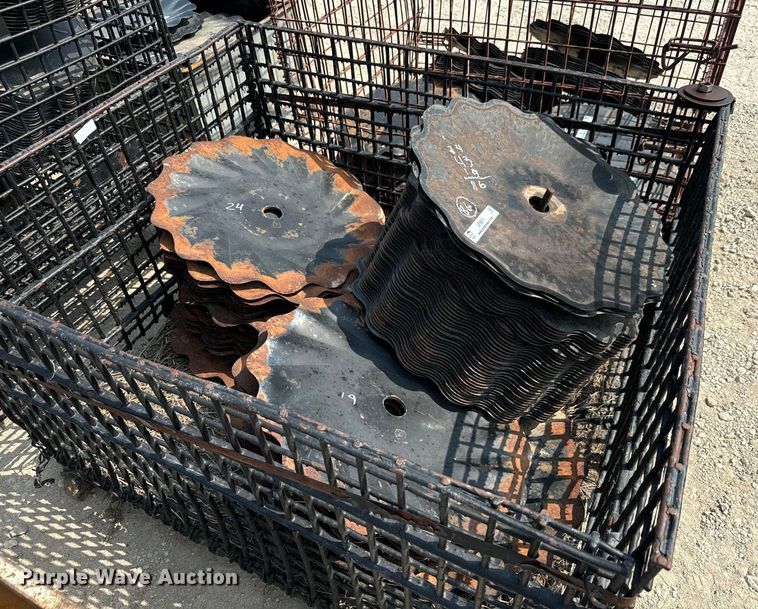 image for item LF9811 Approximately 86 vertical tillage disks