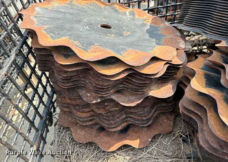 image for item LF9811 Approximately 86 vertical tillage disks