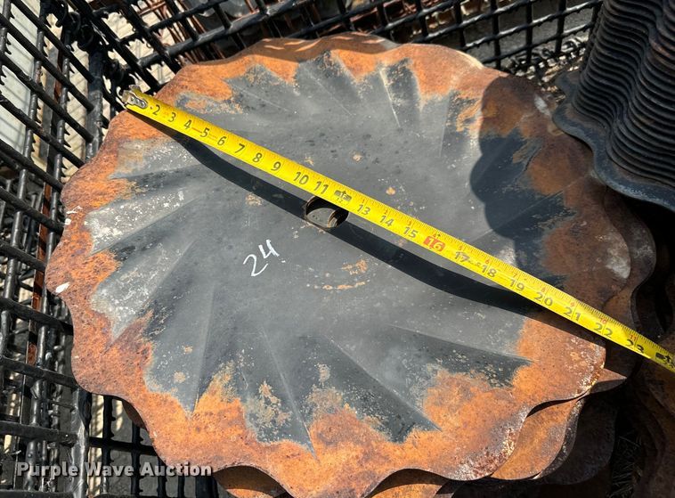 image for item LF9811 Approximately 86 vertical tillage disks