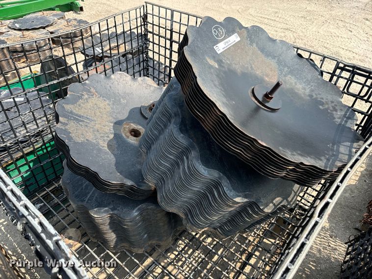image for item LF9814 Approximately 93 vertical tillage disks 