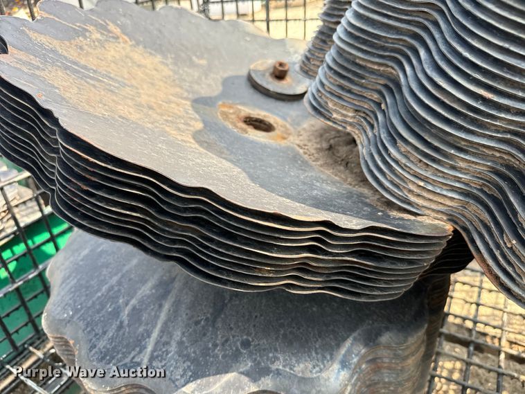 image for item LF9814 Approximately 93 vertical tillage disks 