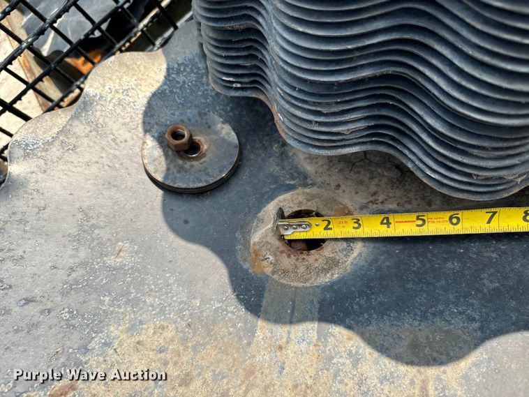 image for item LF9814 Approximately 93 vertical tillage disks 