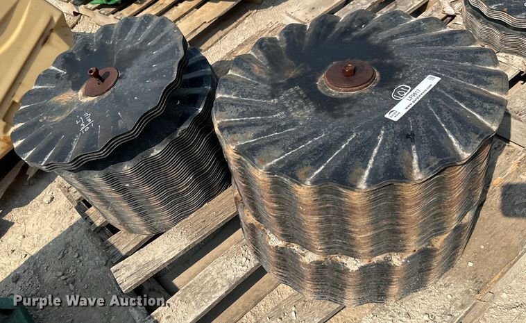 image for item LF9817 Approximately 101 vertical tillage disks 