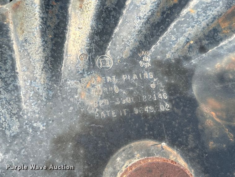 image for item LF9817 Approximately 101 vertical tillage disks 