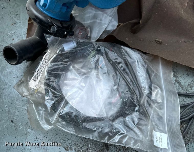 image for item LF9829 (3) pumps