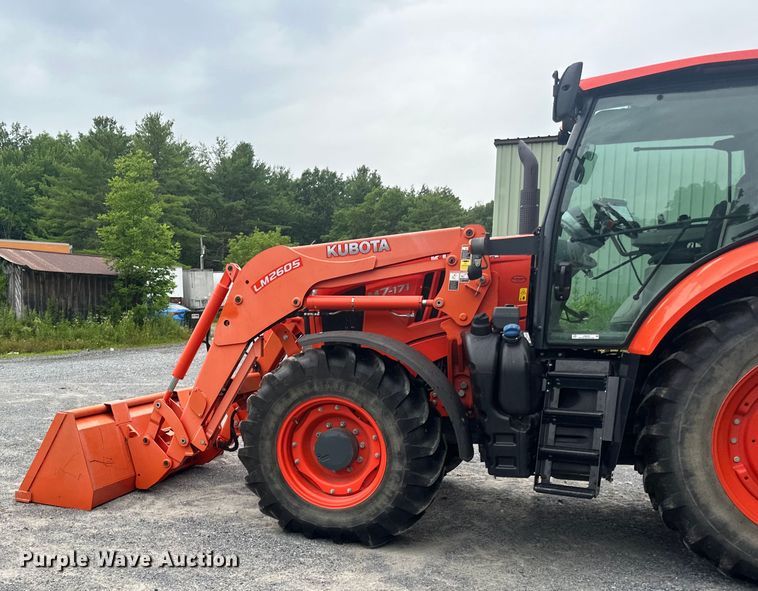 image for item LR9402 2019 Kubota M7-171 Premium MFWD tractor