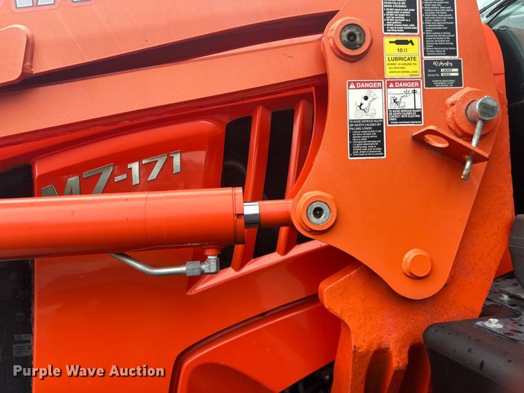image for item LR9402 2019 Kubota M7-171 Premium MFWD tractor