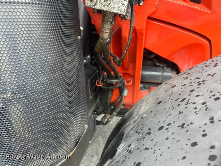 image for item LR9402 2019 Kubota M7-171 Premium MFWD tractor