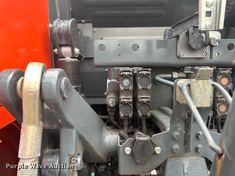 image for item LR9402 2019 Kubota M7-171 Premium MFWD tractor