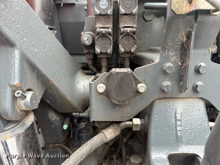 image for item LR9402 2019 Kubota M7-171 Premium MFWD tractor