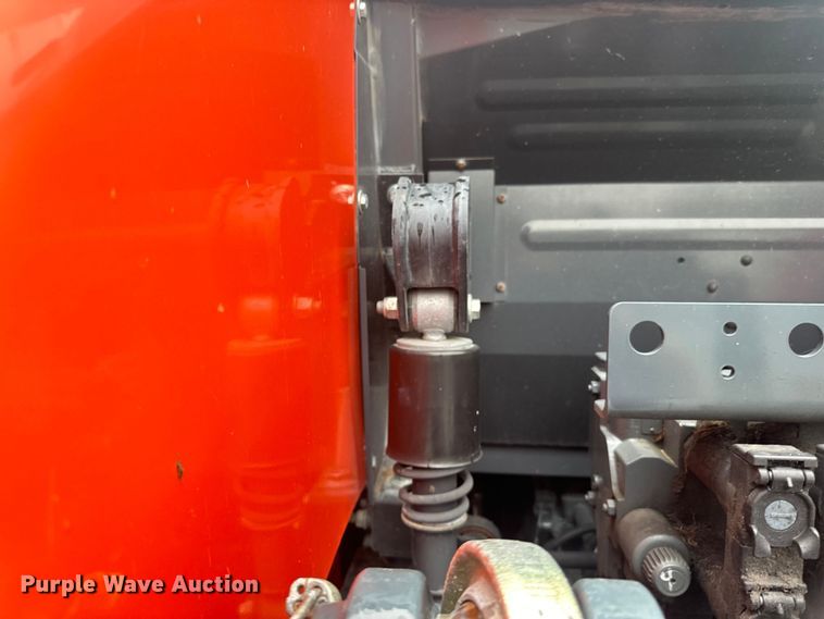 image for item LR9402 2019 Kubota M7-171 Premium MFWD tractor