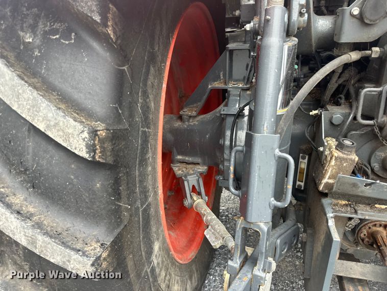 image for item LR9402 2019 Kubota M7-171 Premium MFWD tractor