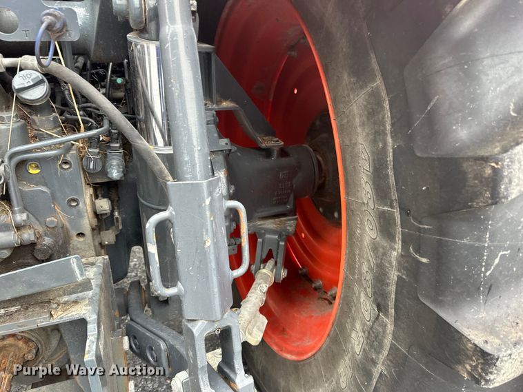 image for item LR9402 2019 Kubota M7-171 Premium MFWD tractor