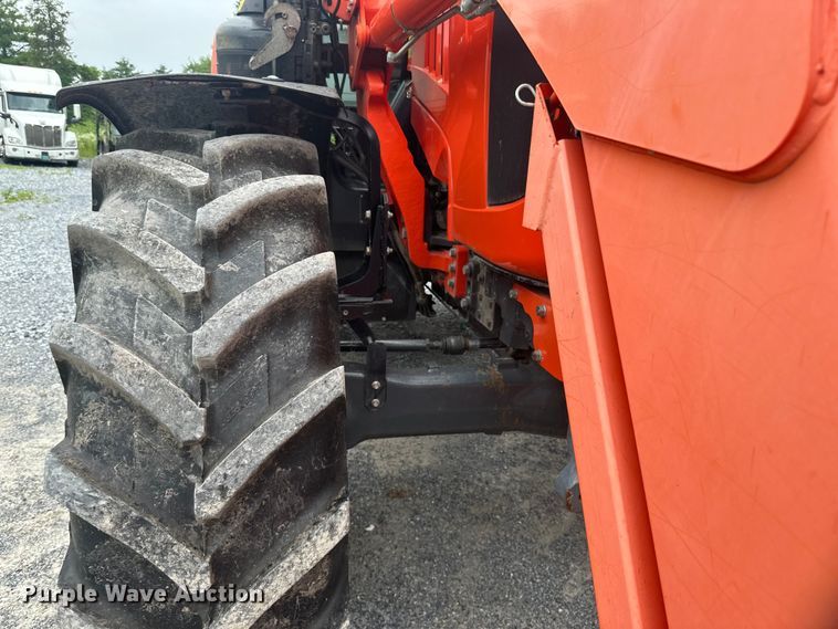 image for item LR9402 2019 Kubota M7-171 Premium MFWD tractor