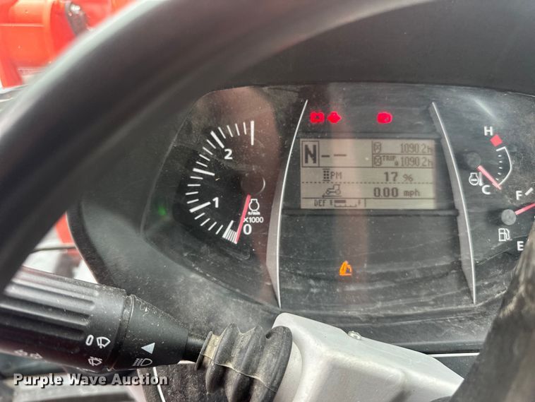 image for item LR9402 2019 Kubota M7-171 Premium MFWD tractor