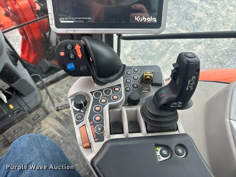 image for item LR9402 2019 Kubota M7-171 Premium MFWD tractor