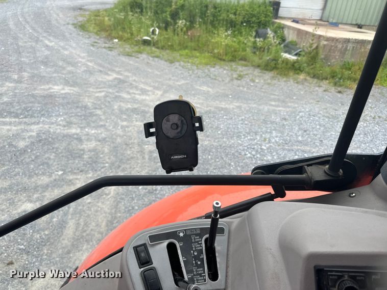 image for item LR9402 2019 Kubota M7-171 Premium MFWD tractor