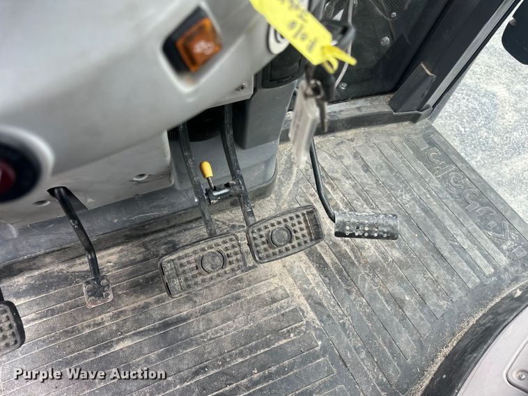 image for item LR9402 2019 Kubota M7-171 Premium MFWD tractor