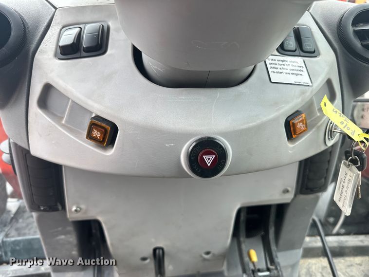 image for item LR9402 2019 Kubota M7-171 Premium MFWD tractor