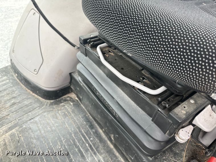 image for item LR9402 2019 Kubota M7-171 Premium MFWD tractor