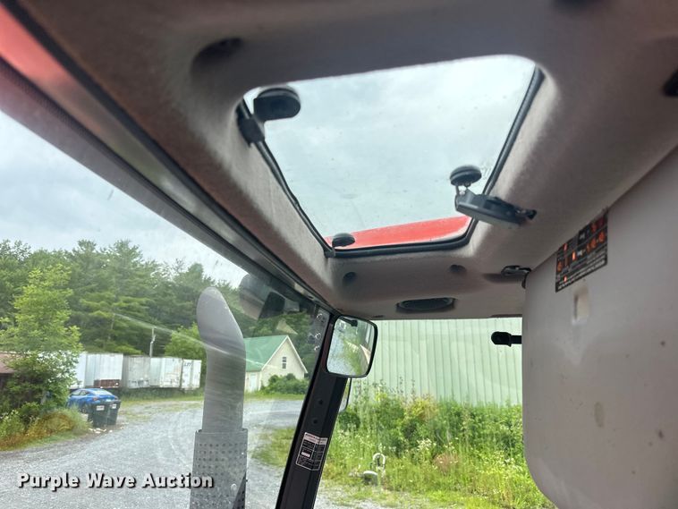 image for item LR9402 2019 Kubota M7-171 Premium MFWD tractor