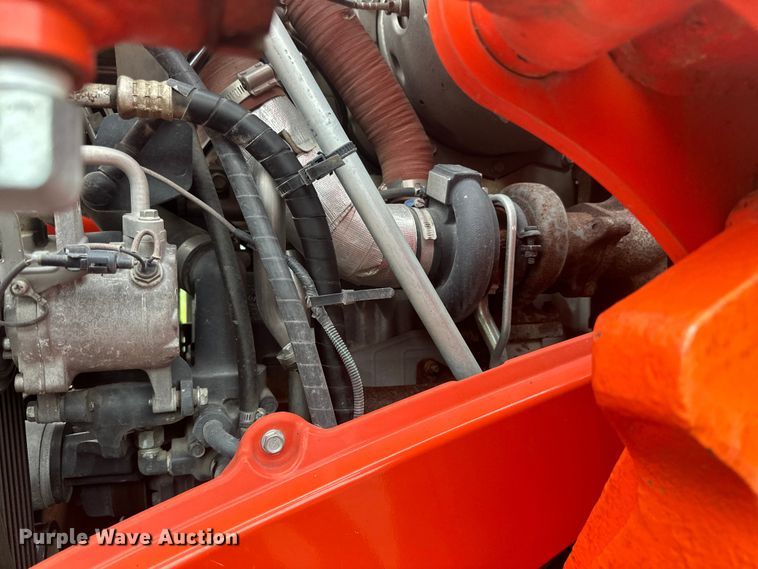 image for item LR9402 2019 Kubota M7-171 Premium MFWD tractor