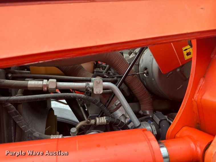 image for item LR9402 2019 Kubota M7-171 Premium MFWD tractor