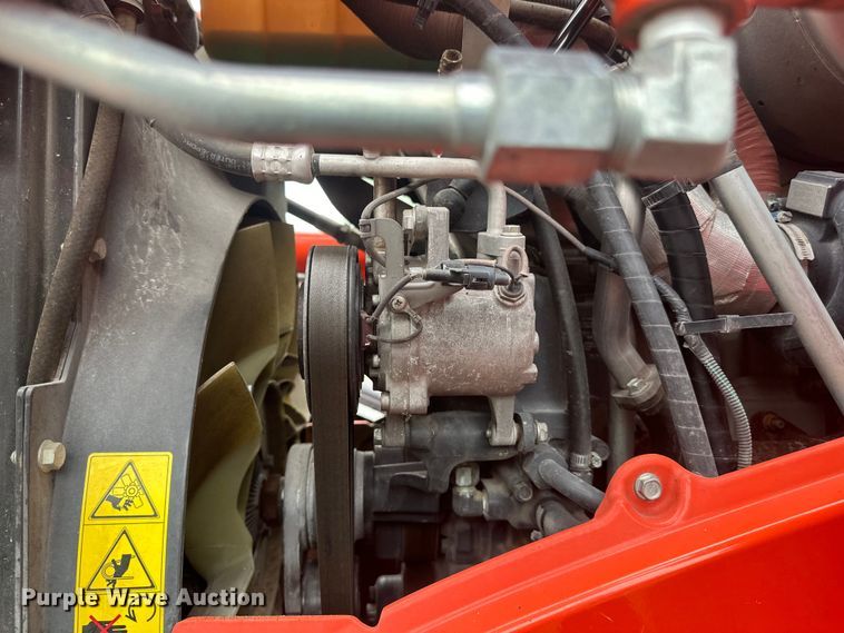 image for item LR9402 2019 Kubota M7-171 Premium MFWD tractor