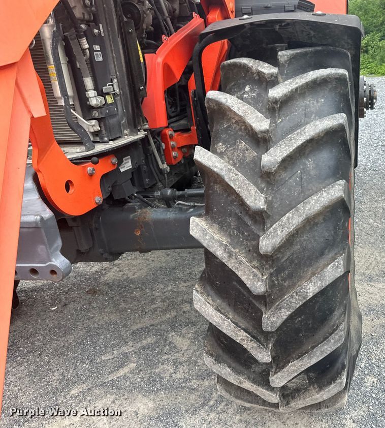 image for item LR9402 2019 Kubota M7-171 Premium MFWD tractor