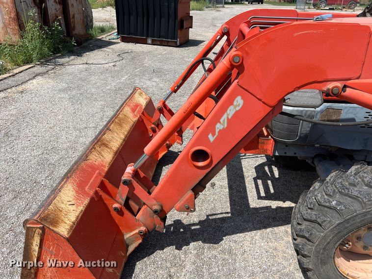 image for item LV9018 Kubota L3830D MFWD tractor