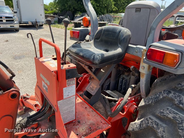 image for item LV9018 Kubota L3830D MFWD tractor