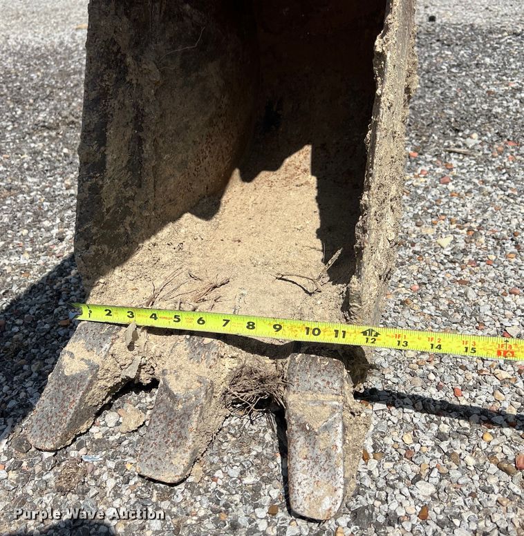 image for item LV9018 Kubota L3830D MFWD tractor