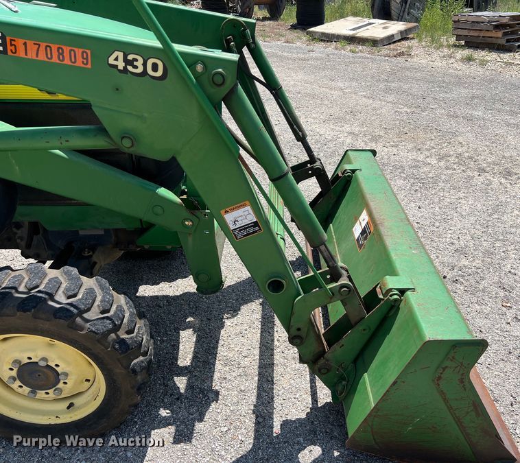 image for item LV9019 2001 John Deere  4400 MFWD tractor