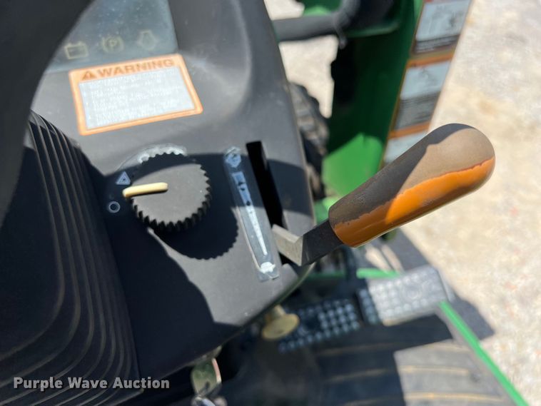 image for item LV9019 2001 John Deere  4400 MFWD tractor