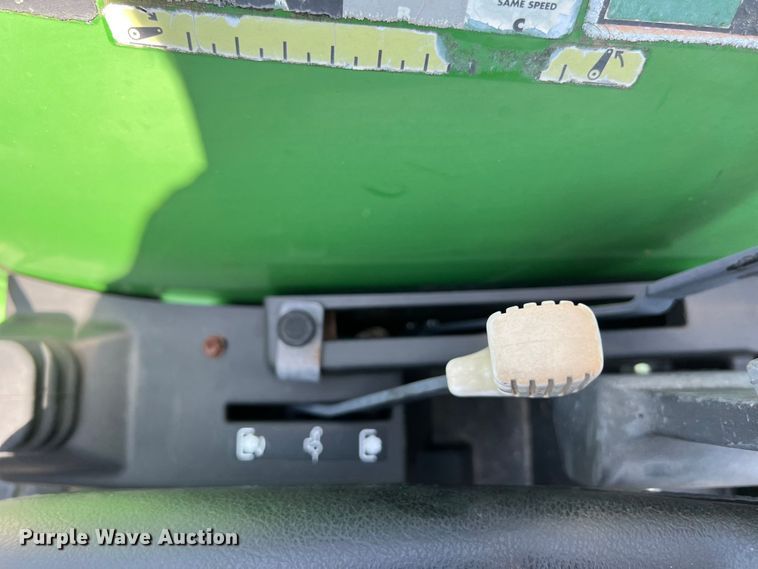 image for item LV9019 2001 John Deere  4400 MFWD tractor