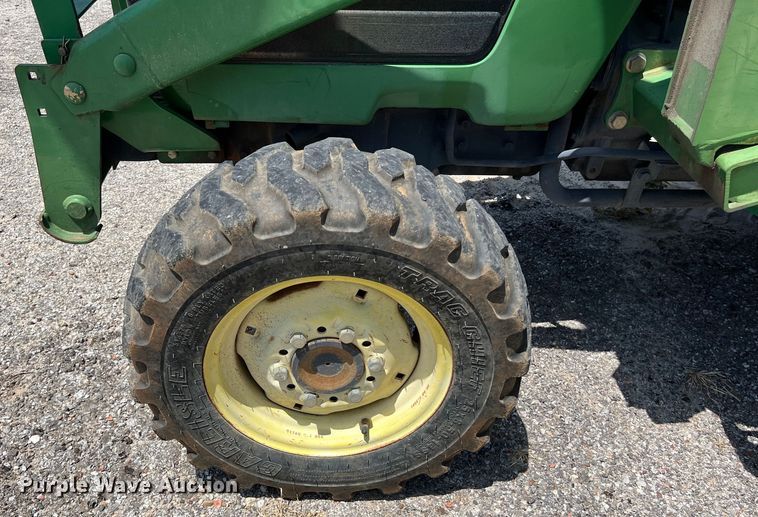 image for item LV9019 2001 John Deere  4400 MFWD tractor