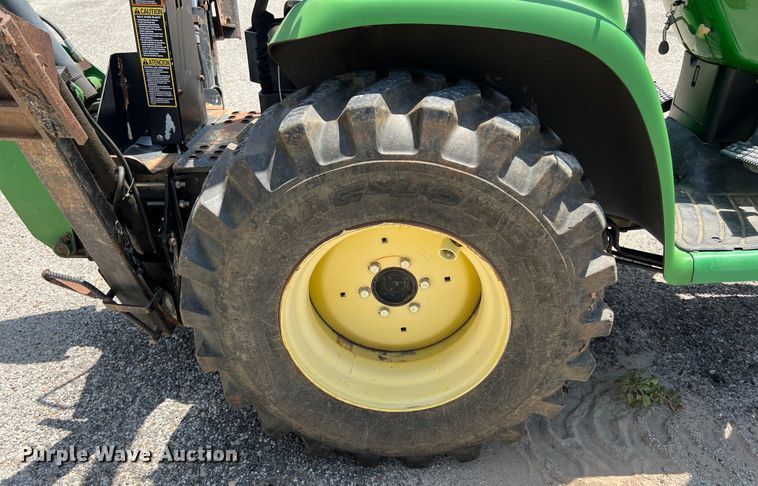 image for item LV9019 2001 John Deere  4400 MFWD tractor