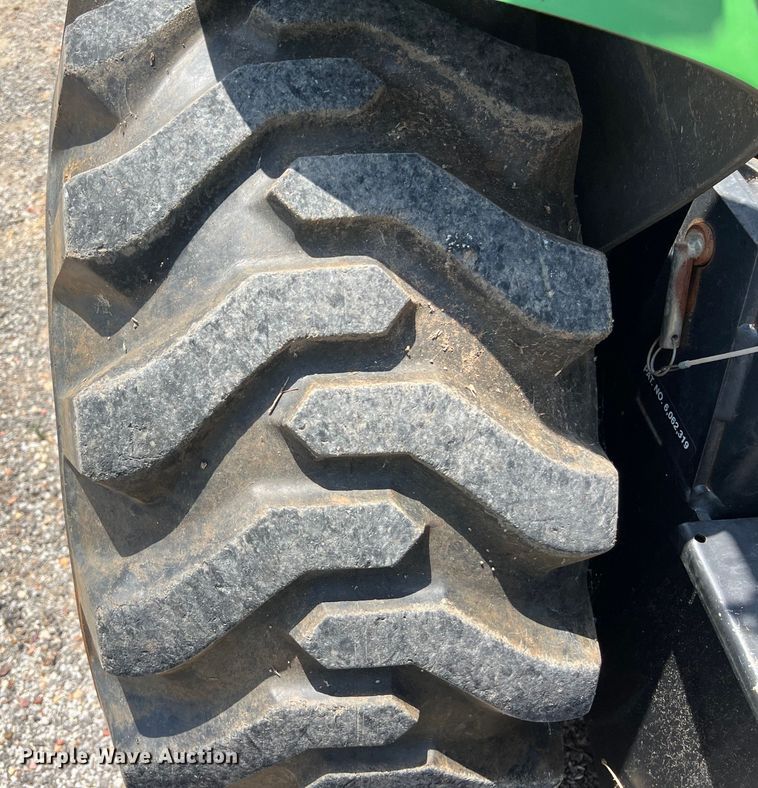 image for item LV9019 2001 John Deere  4400 MFWD tractor