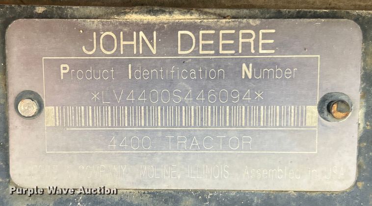 image for item LV9019 2001 John Deere  4400 MFWD tractor