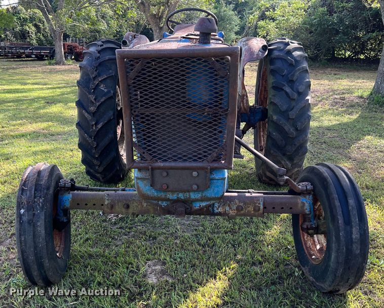 image for item LV9020 Ford 5000 tractor