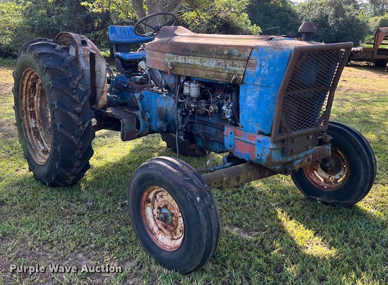 image for item LV9020 Ford 5000 tractor