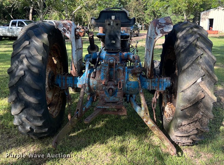 image for item LV9020 Ford 5000 tractor