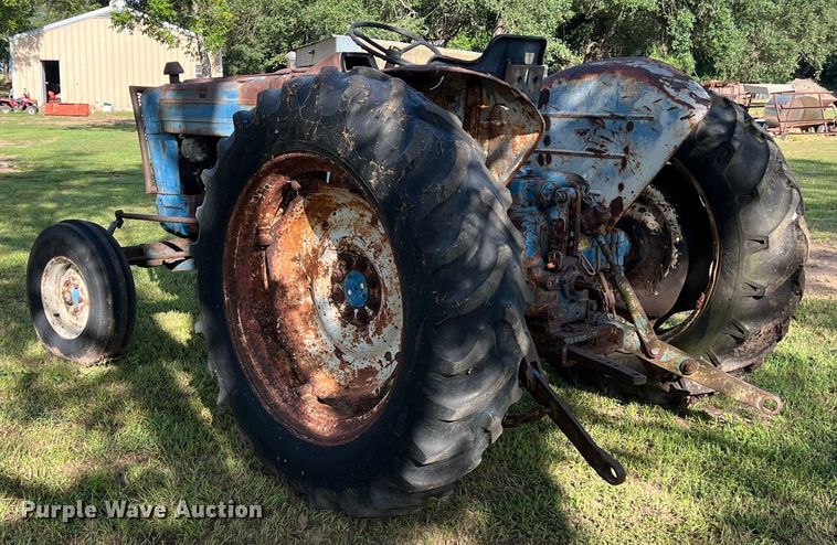 image for item LV9020 Ford 5000 tractor