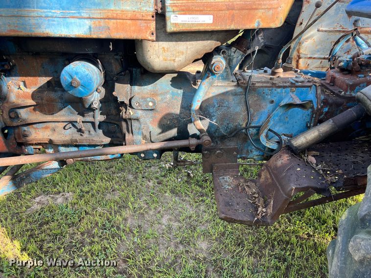 image for item LV9020 Ford 5000 tractor