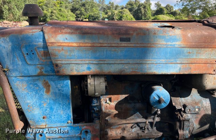 image for item LV9020 Ford 5000 tractor