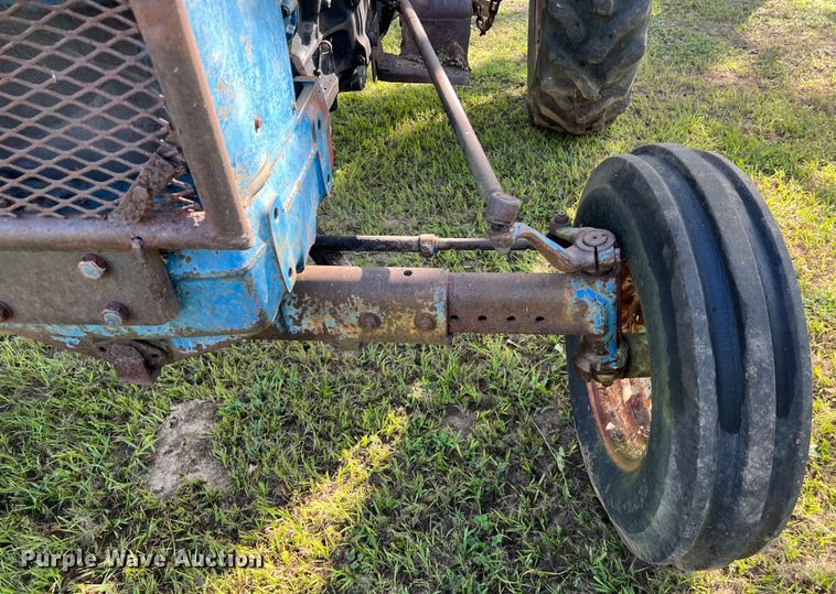 image for item LV9020 Ford 5000 tractor