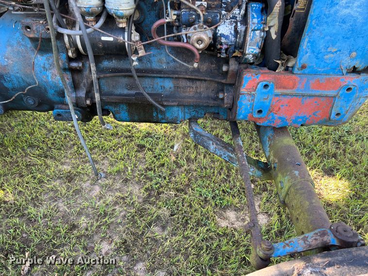 image for item LV9020 Ford 5000 tractor
