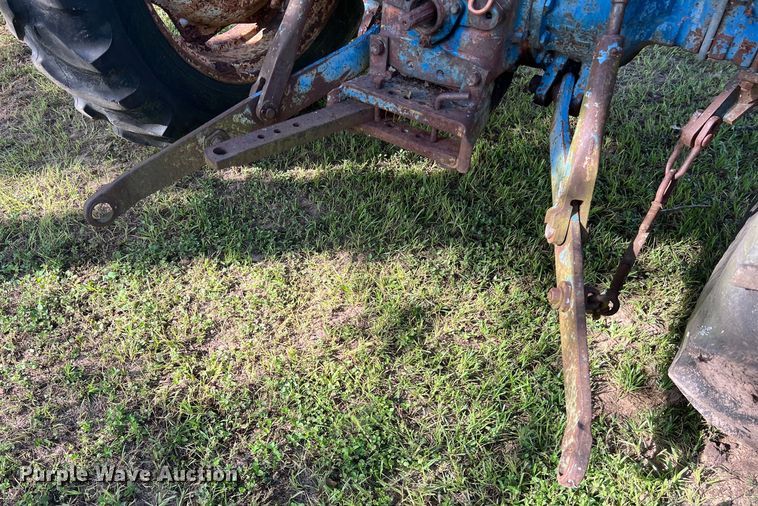 image for item LV9020 Ford 5000 tractor