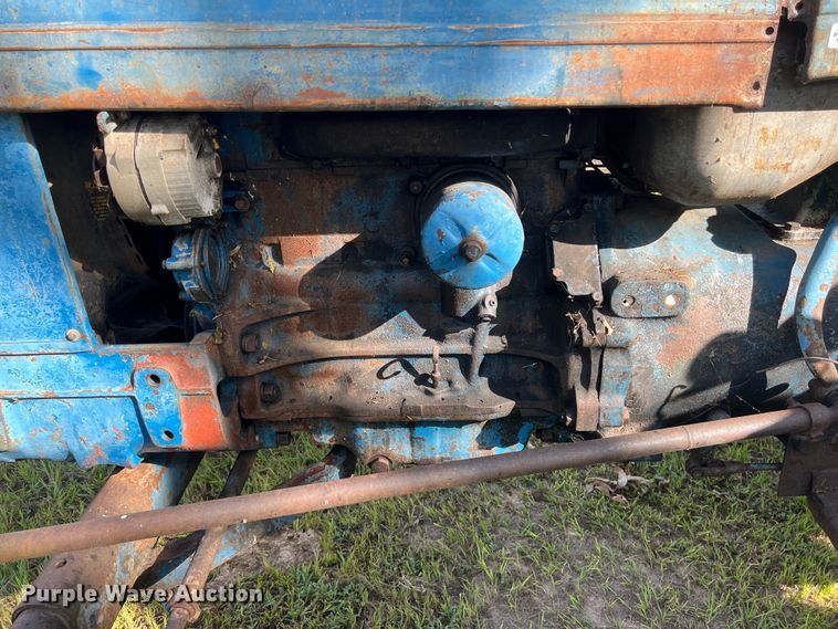 image for item LV9020 Ford 5000 tractor