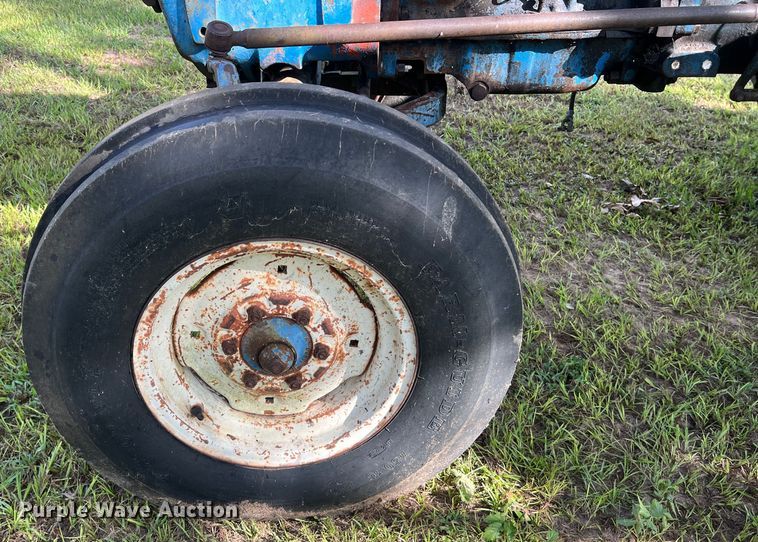 image for item LV9020 Ford 5000 tractor